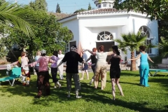 Tanz vor dem Tanztempel